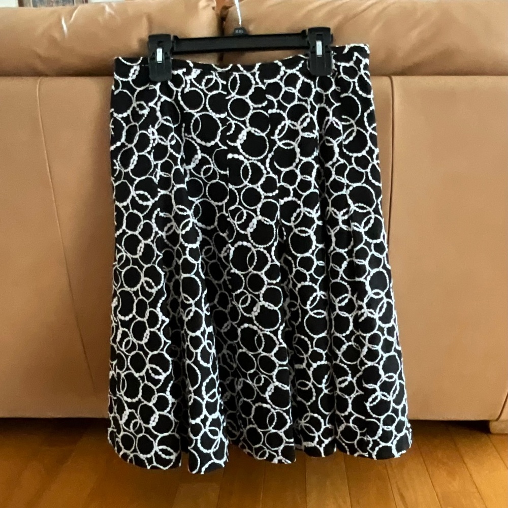 Carole Little Women’s Skirt pleated black & white size 12